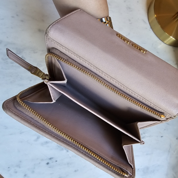 Mui Mui soft pink Matelesse tri-fold leather wallet - Picture 6 of 12